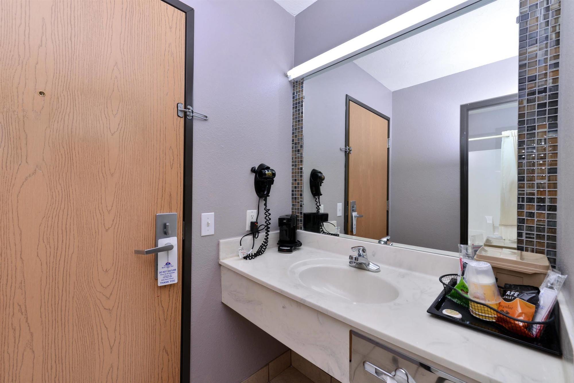 Americas Best Value Inn - Seymour Екстериор снимка