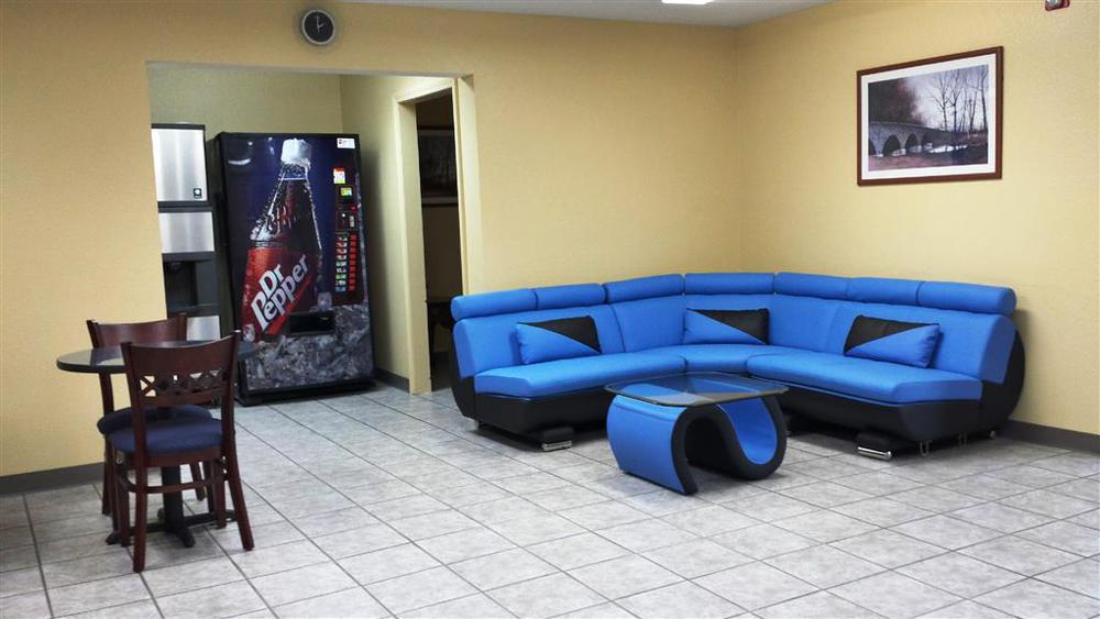 Americas Best Value Inn - Seymour Интериор снимка